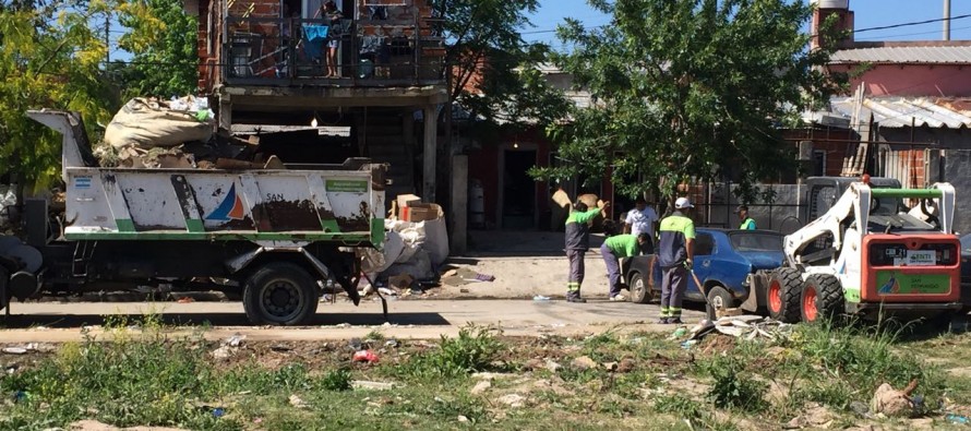 Tareas de limpieza e higiene urbana en el barrio Pte. Perón