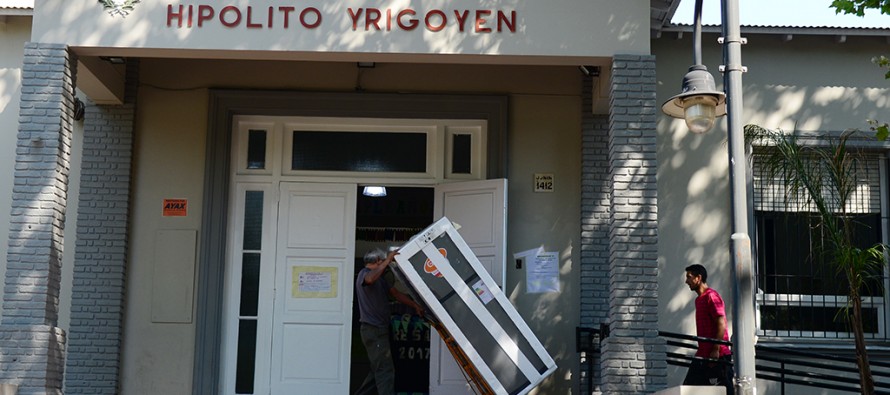 El ‘Programa de Ayuda a Escuelas Provincial’ llevó ventiladores y heladeras a las Escuelas N° 1, 6, 8 y 21