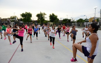 Zumba, ritmos latinos y aquagym en el Poli 8