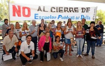 Protesta en la Estación Fluvial por el cierre de las escuelas del Delta
