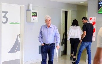 Andreotti visitó la Unidad de Diagnóstico Precoz N° 27 y se realizó un chequeo de rutina