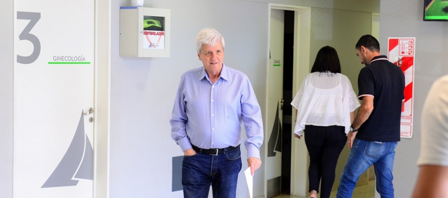 Andreotti visitó la Unidad de Diagnóstico Precoz N° 27 y se realizó un chequeo de rutina