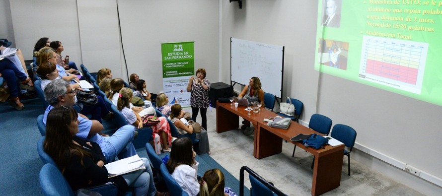Capacitación al personal de los centros de salud de las islas para los controles en escuelas