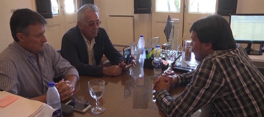 El municipio, el Rotary Club y el Sporting de Gijón firmaron un convenio para trabajar juntos en deporte