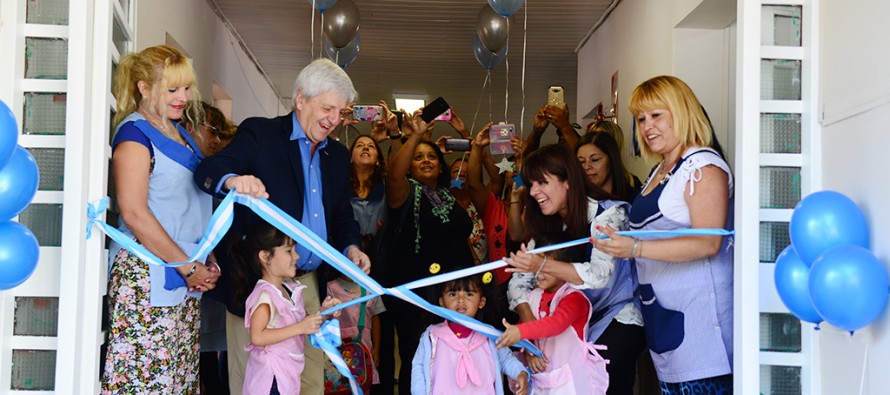 Se inauguró el renovado el Jardín N° 907