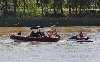 Seis buzos y seis embarcaciones buscan al joven desaparecido en el Delta