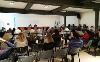 ´Nos preocupa que cada quince días estemos sesionando para intentar frenar el ajuste en educación´