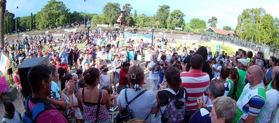 Las otras voces de la marcha en reclamo por las escuelas de Caracoles