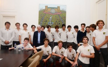 Alumnos del Holy Cross recorrieron las dependencias municipales
