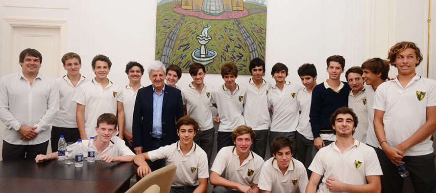 Alumnos del Holy Cross recorrieron las dependencias municipales