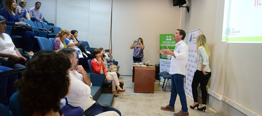 Capacitación a docentes en prevención en salud pública