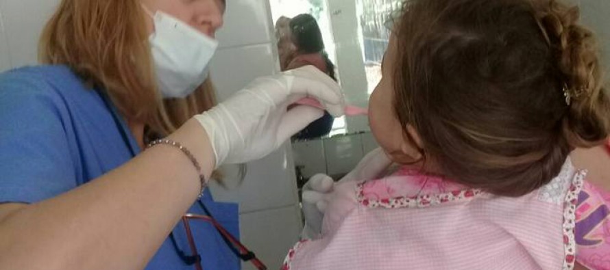 Comenzó el programa de control de niños sanos en la Escuela N° 25 de Arroyo Caracoles