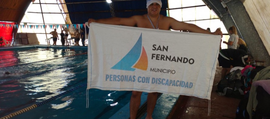 Emanuel Luna obtuvo una medalla de oro en el Nacional de Natación Adaptada
