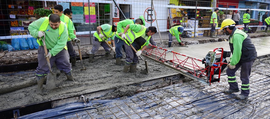 Avanza la renovación del centro comercial de la calle Arnoldi
