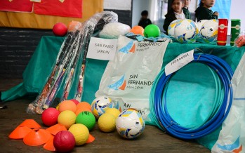 Entrega de materiales deportivos y didácticos para la Escuela San Pablo