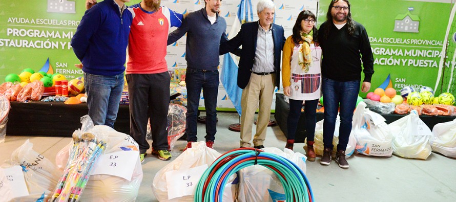 Las escuelas públicas de nuestra ciudad recibieron material deportivo y didáctico