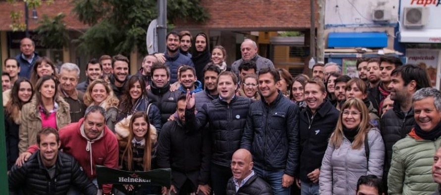 Timbreo de Cambiemos en las cinco esquinas