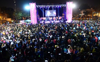 Miles de vecinos disfrutaron del Festival Tropical en la Plaza Carlos Gardel