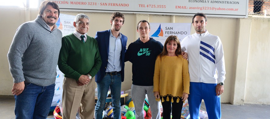 Entrega de materiales deportivos y didácticos para el Colegio “Asunción de la Virgen” del barrio Aviación