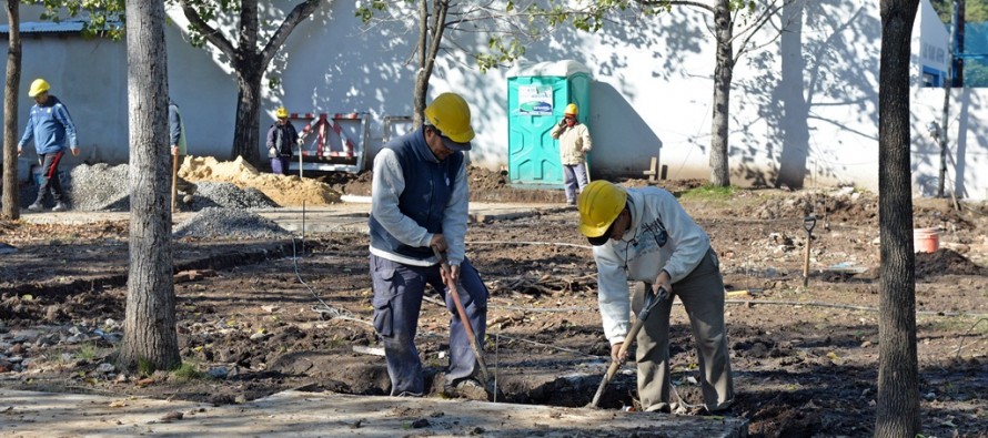 Se construye un espacio público en Pasteur y Payró