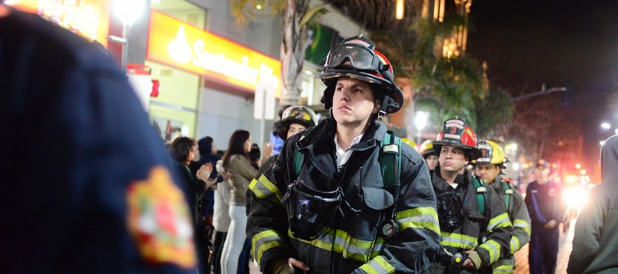 Los Bomberos celebraron su día con un desfile de autobombas y un acto en Plaza Mitre