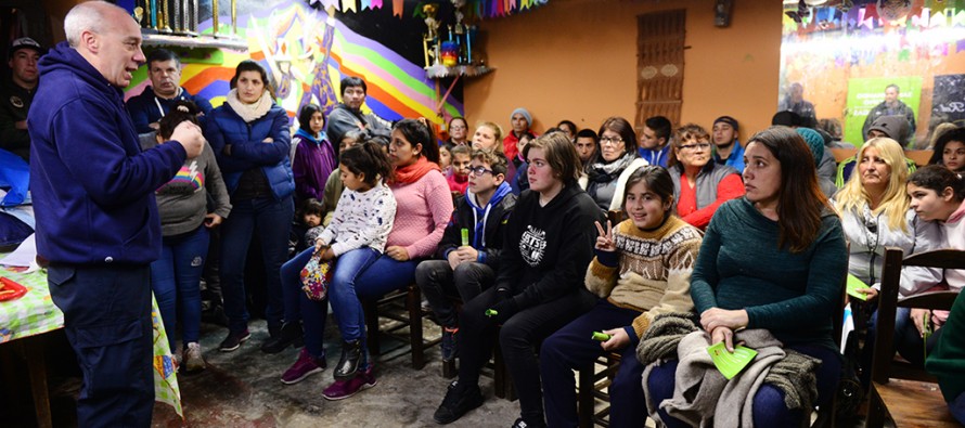 Se realizó en Villa Hall una charla para prevenir accidentes domésticos