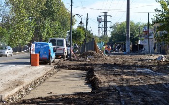 Conexiones de red cloacal en el barrio La Esperanza