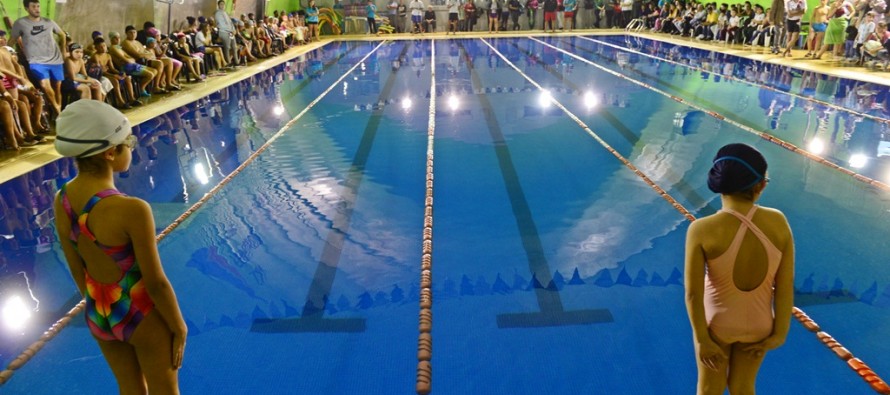 Se realizó un torneo interpolideportivos de natación en el Poli N° 6