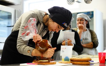 Se realizó un seminario de repostería de la Escuela de Oficios