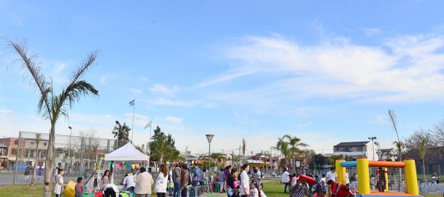 El programa ‘Jugando Conozco mis Derechos’ pasó por la Plaza Malvinas Argentinas