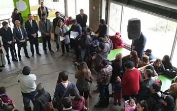 Daniel Salvador participó de la entrega de títulos de propiedad a vecinos de San Roque y se refirió a los aportes truchos de la campaña