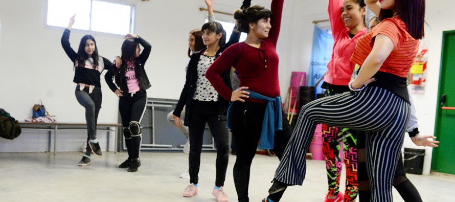 Clases de bachata y salsa, y danza jazz en el Centro Cultural SUM 26