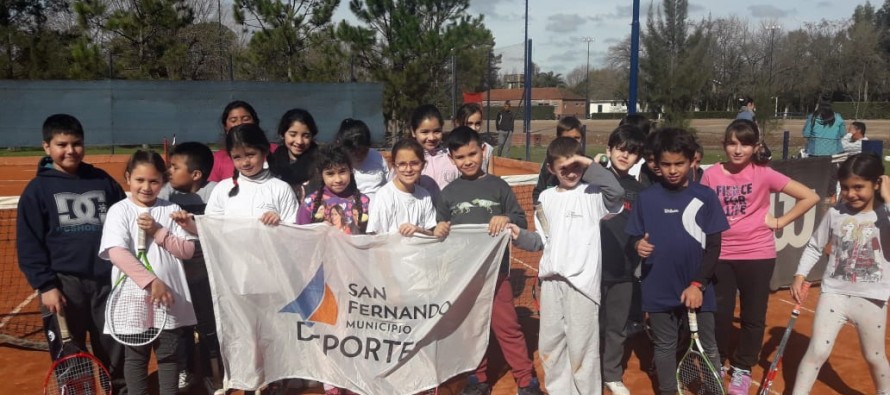 La Escuela Municipal de Tenis participó de un torneo regional