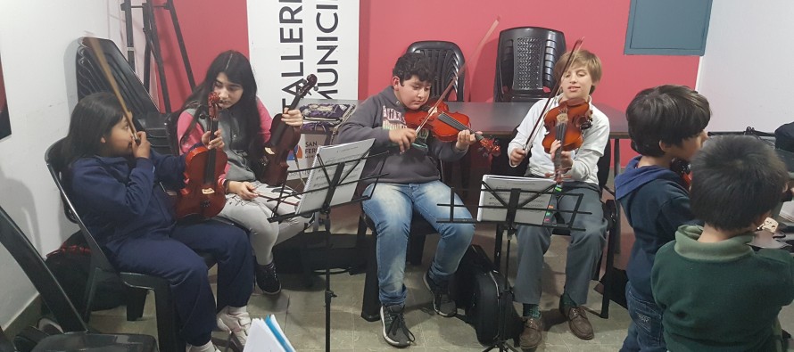 Taller de violín infantil en el Centro Cultural ‘El Andén’