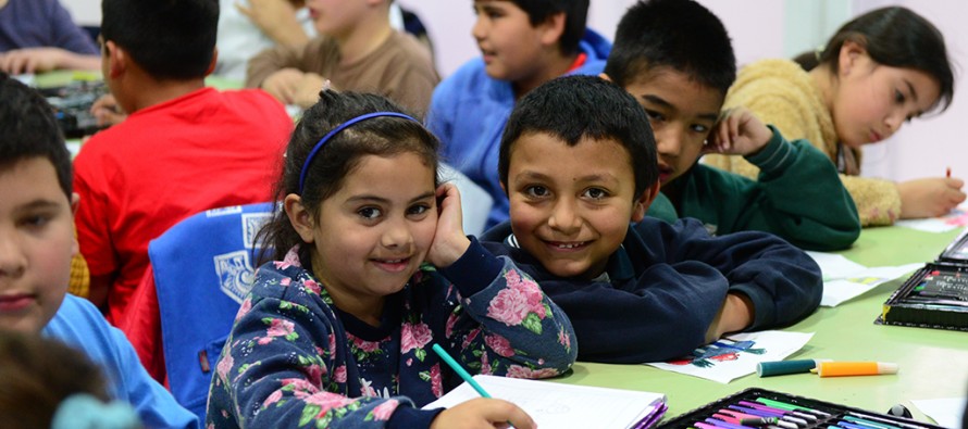 Niños de nuestra ciudad armaron una muestra de juguetes sobre cuentos de María Elena Walsh