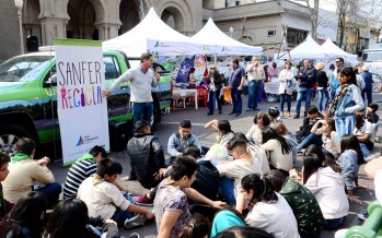 Jornada por el cuidado del medio ambiente frente a la Parroquia Aránzazu