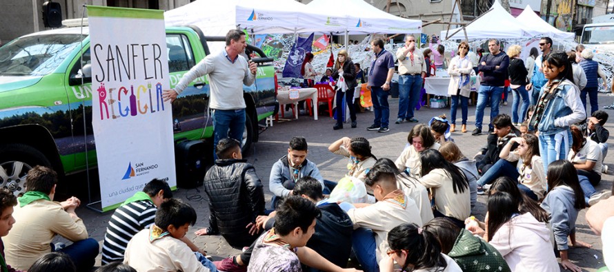 Jornada por el cuidado del medio ambiente frente a la Parroquia Aránzazu
