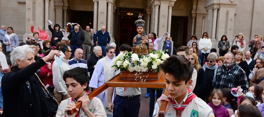 Con una procesión y una misa se celebró el día de la Patrona Nuestra Señora de Aránzazu