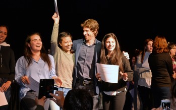 Entrega de becas de estudio a los mejores promedios de escuelas secundarias y técnicas de nuestra ciudad
