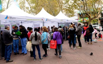 Jornada de nutrición en la Plaza del Bicentenario por el Mes de la Alimentación