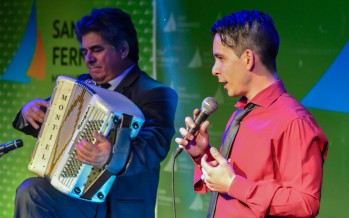 Se realizó la 22° Fiesta del Litoral en la Plaza Carlos Gardel