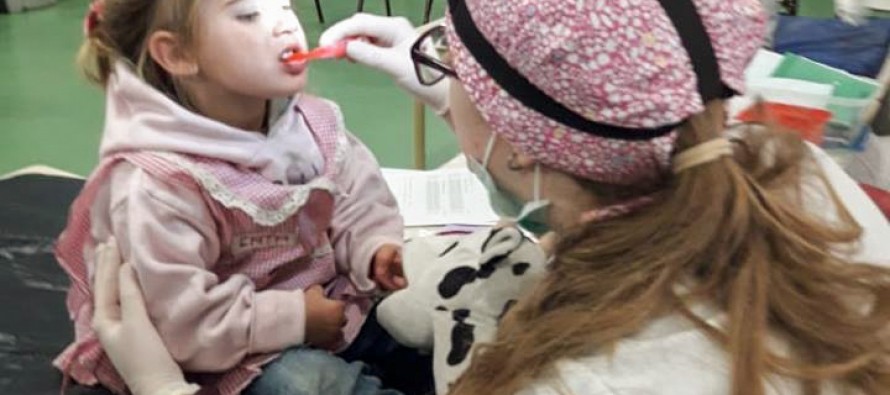 Se entregaron libretas odontológicas a alumnos del Jardín Maternal Santa Catalina