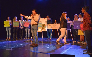 El Centro Convivencial Terapéutico realizó una muestra de fin de año en el Teatro Martinelli