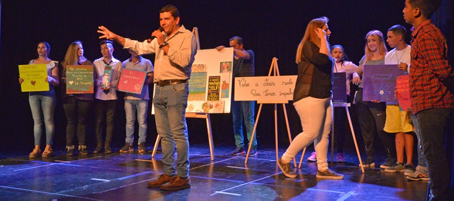 El Centro Convivencial Terapéutico realizó una muestra de fin de año en el Teatro Martinelli