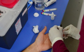 En el Día Mundial contra el SIDA, se realizaron test gratuitos de VIH en la Plaza Mitre