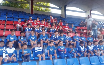 Las Escuela de Fútbol ‘Las Tropas’y ‘Artesanos’ alentaron al Matador