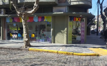 La peluquería infantil Peke’s cumplió cinco años y lo festeja con una colecta solidaria para el Comedor Los Bajitos