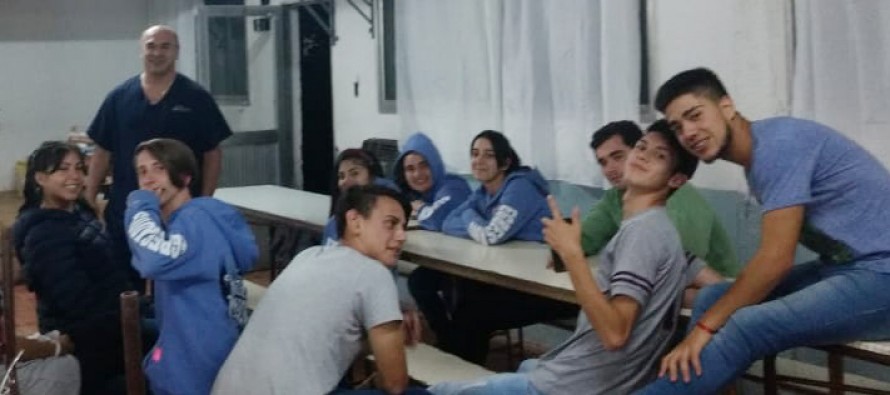 Taller de Primeros Auxilios en la Escuela Técnica N° 1 de islas