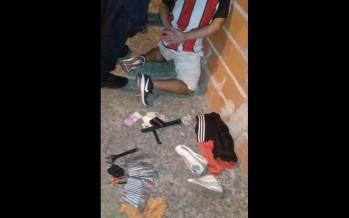 Detienen a seis personas en un allanamiento en el barrio Hardoy