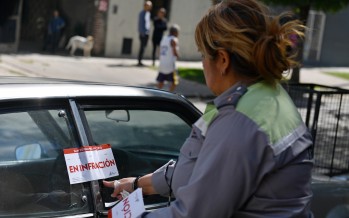 Operativo de concientización y despeje de veredas en el barrio Villa Jardín